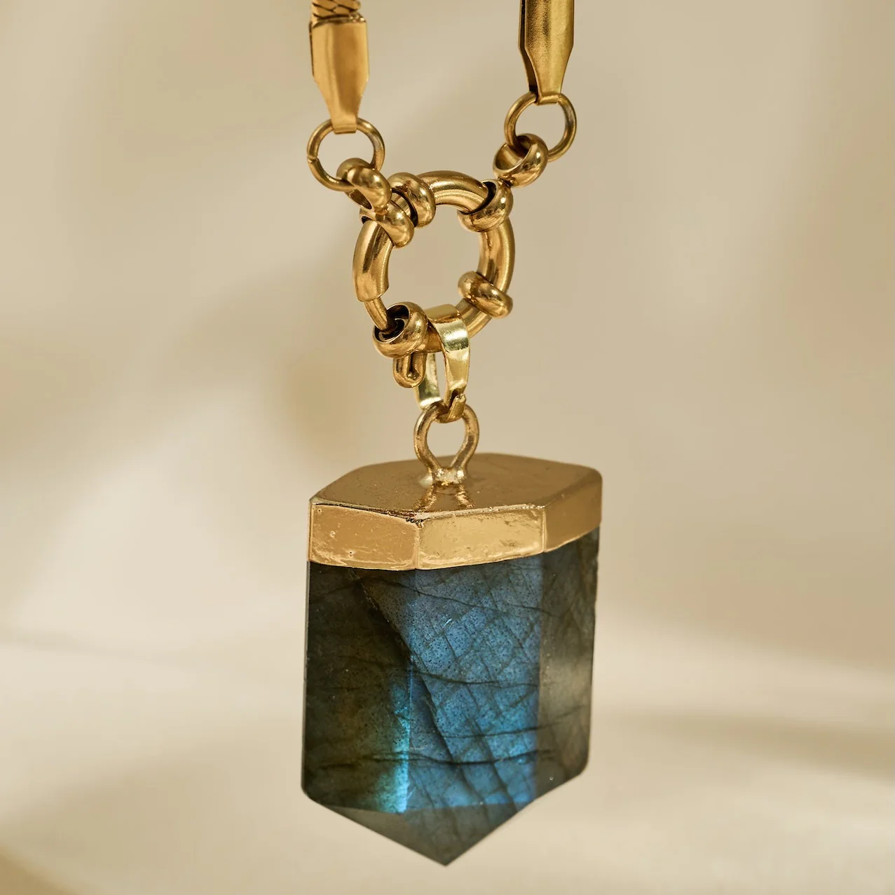 The 'Malin' Labradorite Gold Necklace | Protection | Inner Strength | Transformation - Image 2