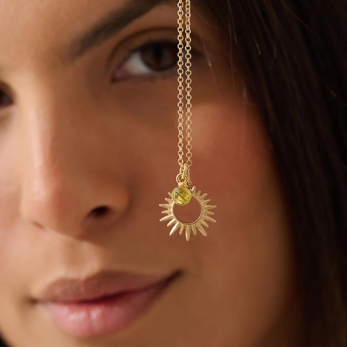 The 'Sunburst' Gold Peridot Necklace - Image 2