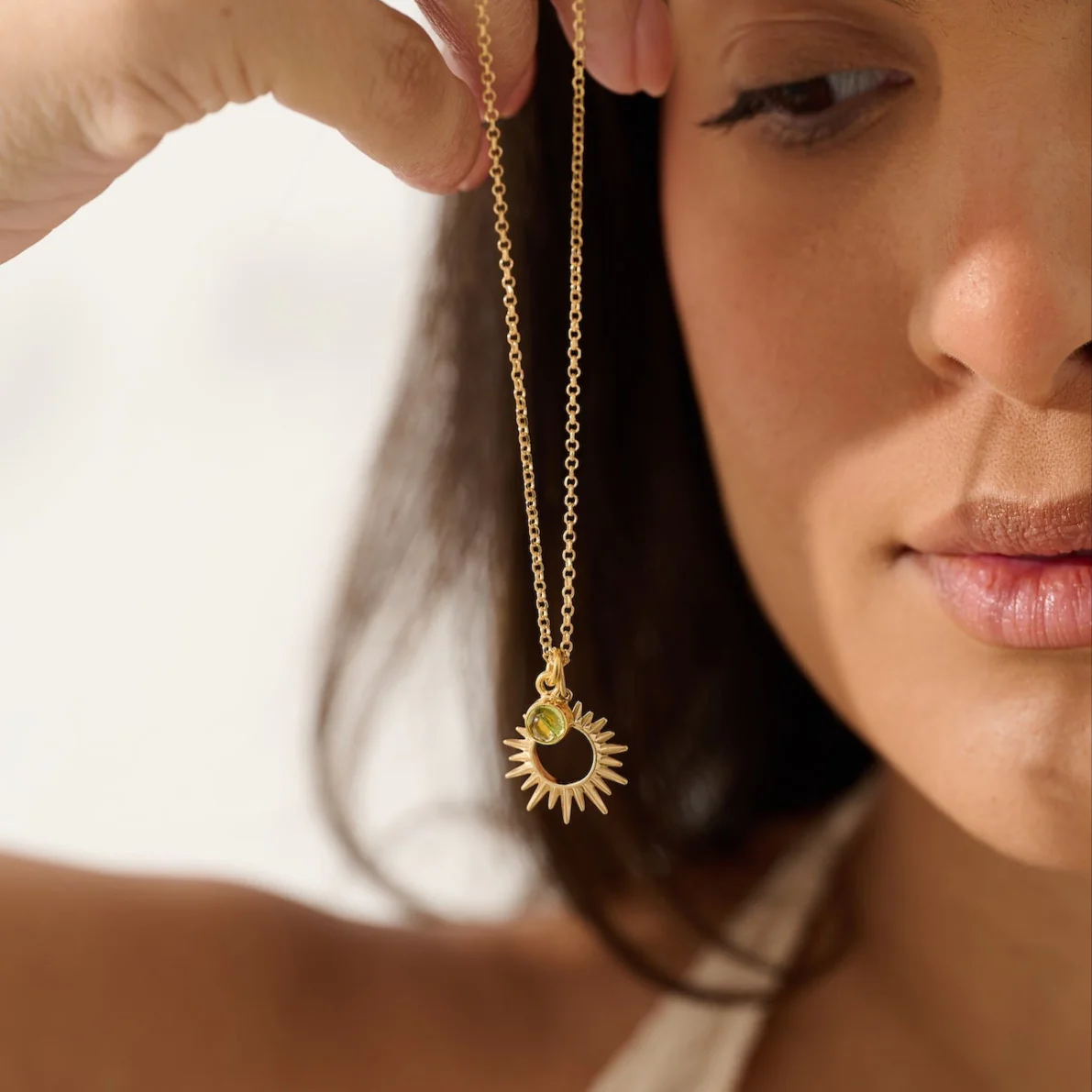 The 'Sunburst' Gold Peridot Necklace - Image 4
